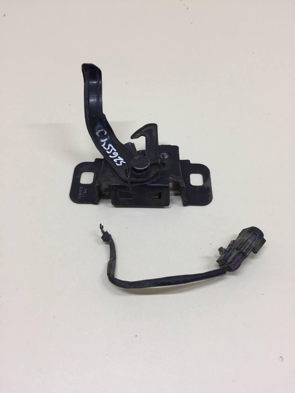 Замок капота Opel Astra J 2010-2017