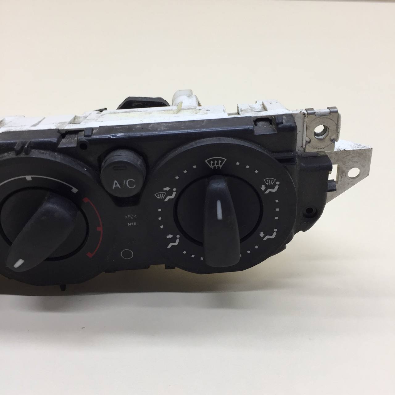Блок управления отопителем Ford Focus 2 (DB) 2008-2011