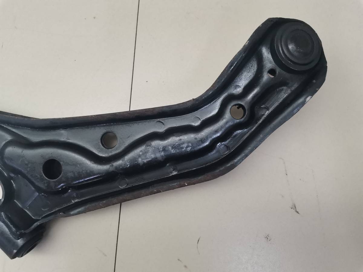 Рычаг передний нижний правый Nissan Almera (N15) 1995-2000 Рычаг передний нижний правый Nissan Almera (N15) 1995-2000