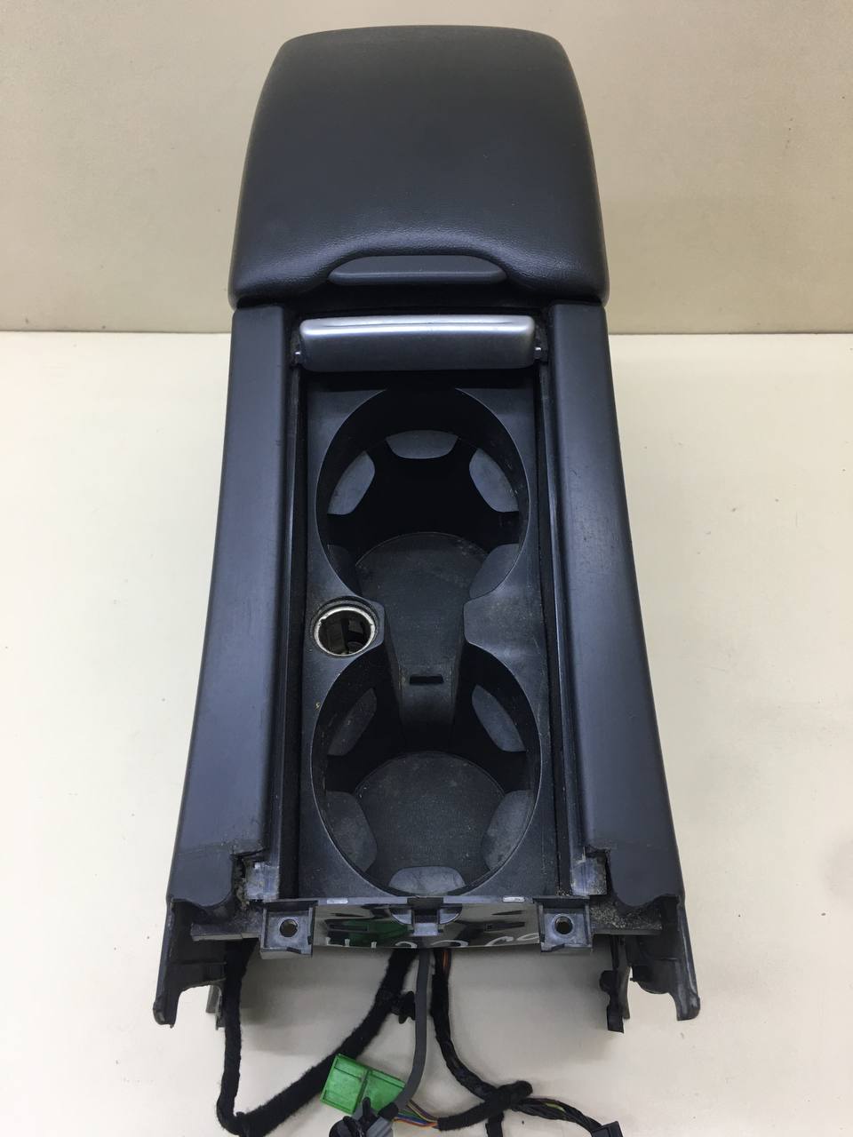 Консоль центральная Volvo XC60 2008-2017