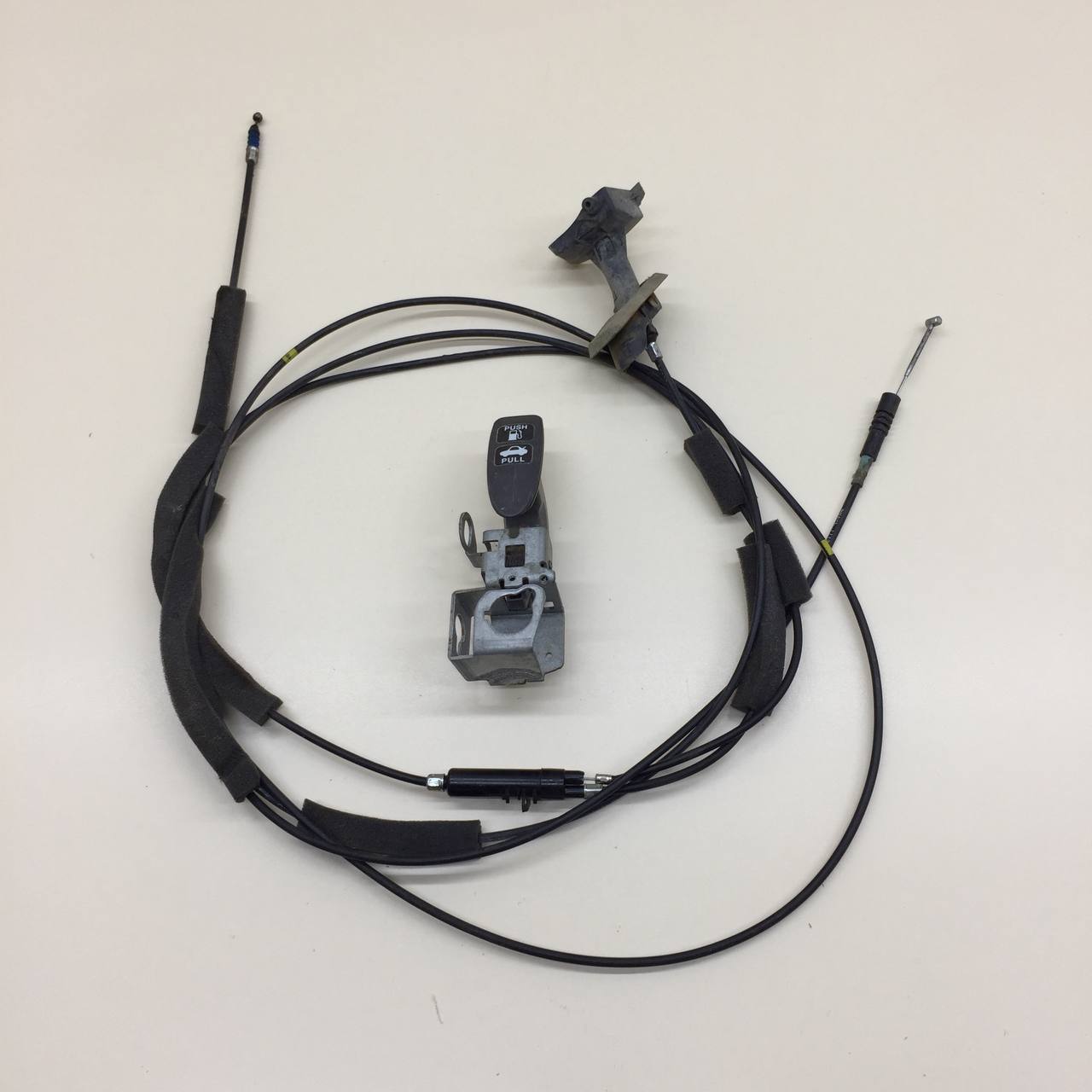 Ручка открывания лючка бензобака Honda Civic 4D 2006-2012