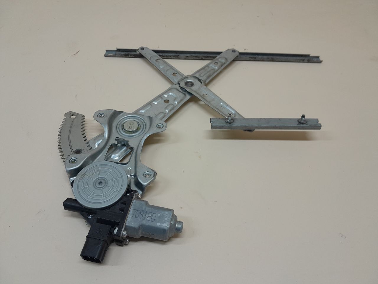 Стеклоподъемник электр. задний левый Mitsubishi Outlander (GF) 2012>