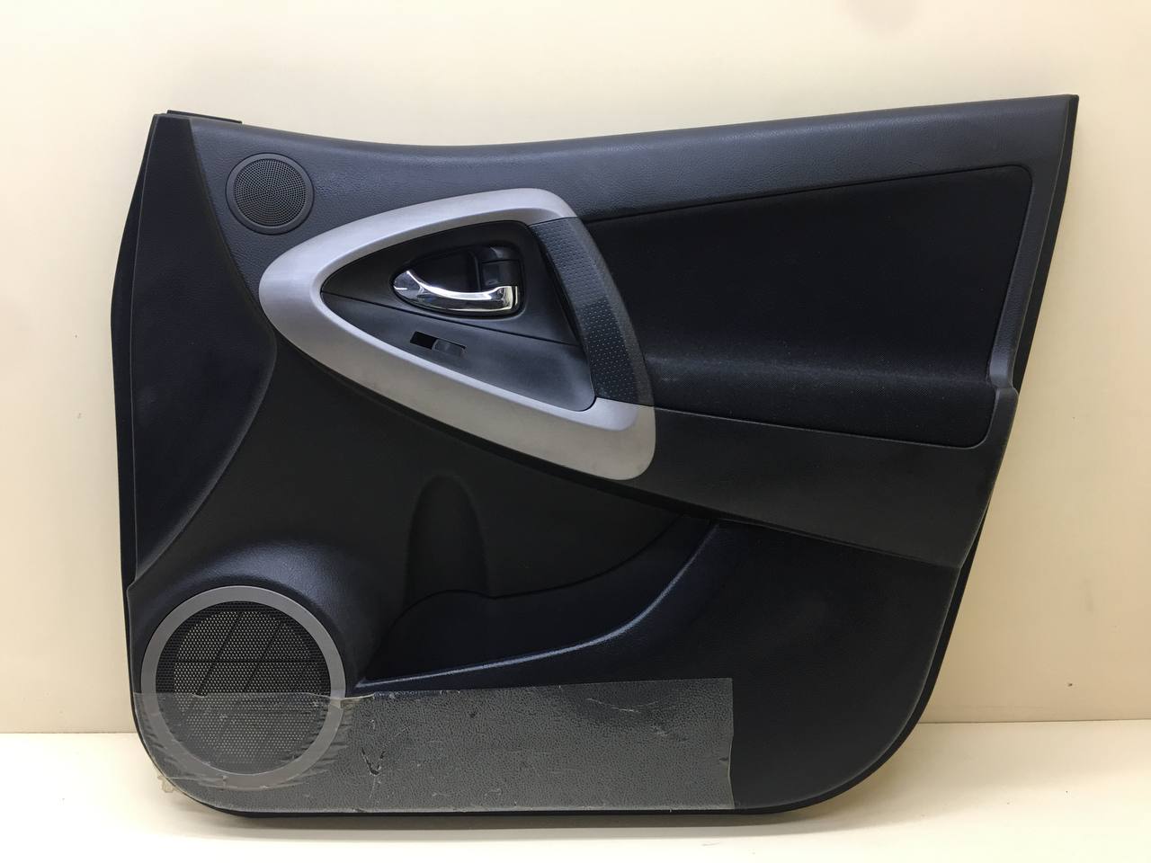 Обшивка двери передней правой Toyota Rav 4 (A30) 2006-2013 Обшивка двери передней правой Toyota Rav 4 (A30) 2006-2013