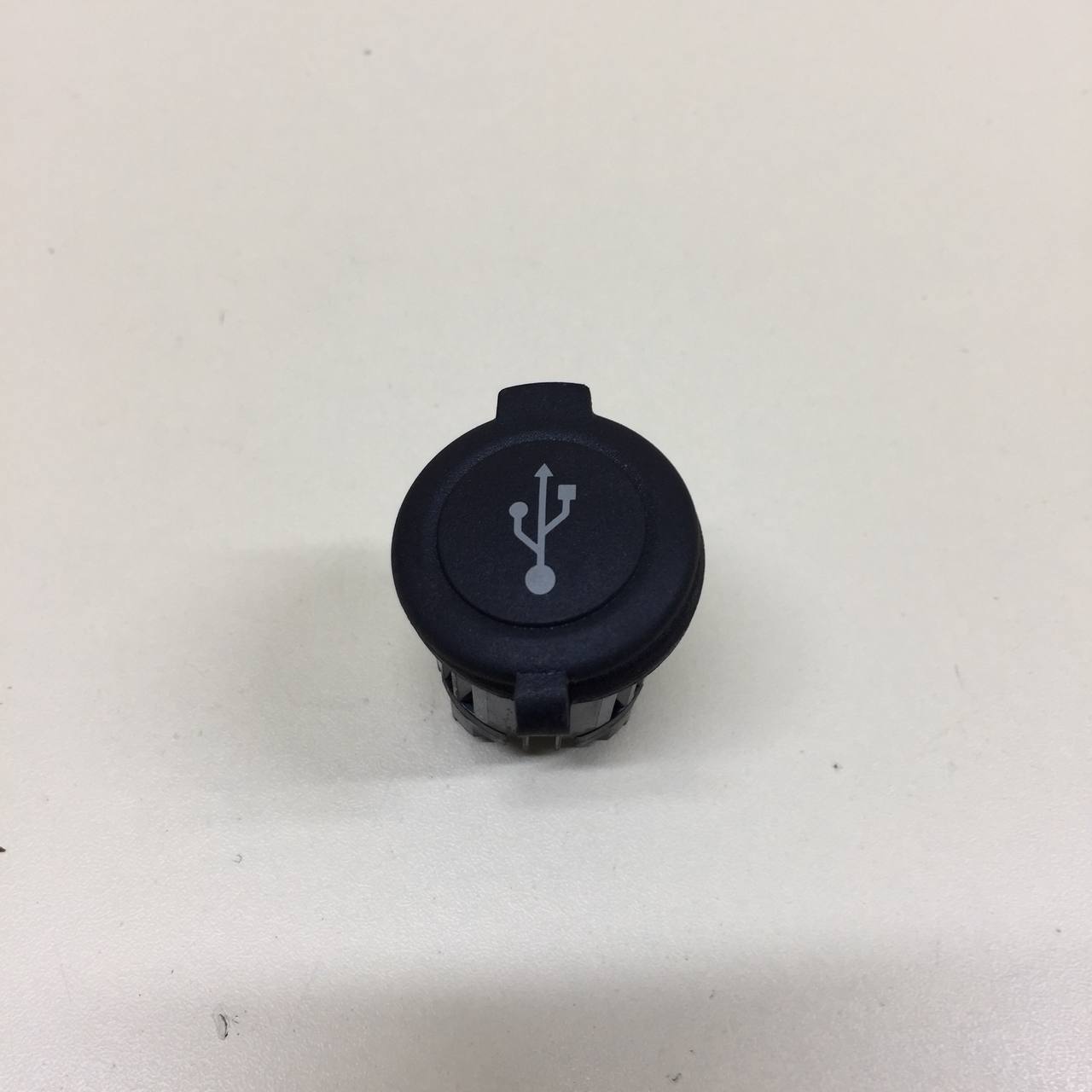 Разъем (USB AUX) Lada Vesta 2015> Разъем (USB AUX) Lada Vesta 2015>