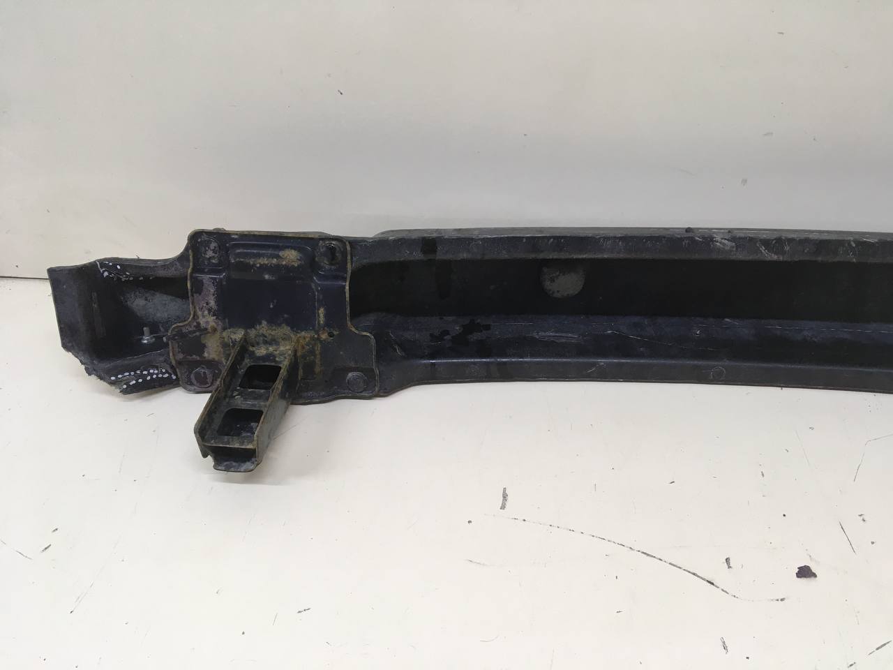 Усилитель переднего бампера Kia Spectra (SD) 2004-2011