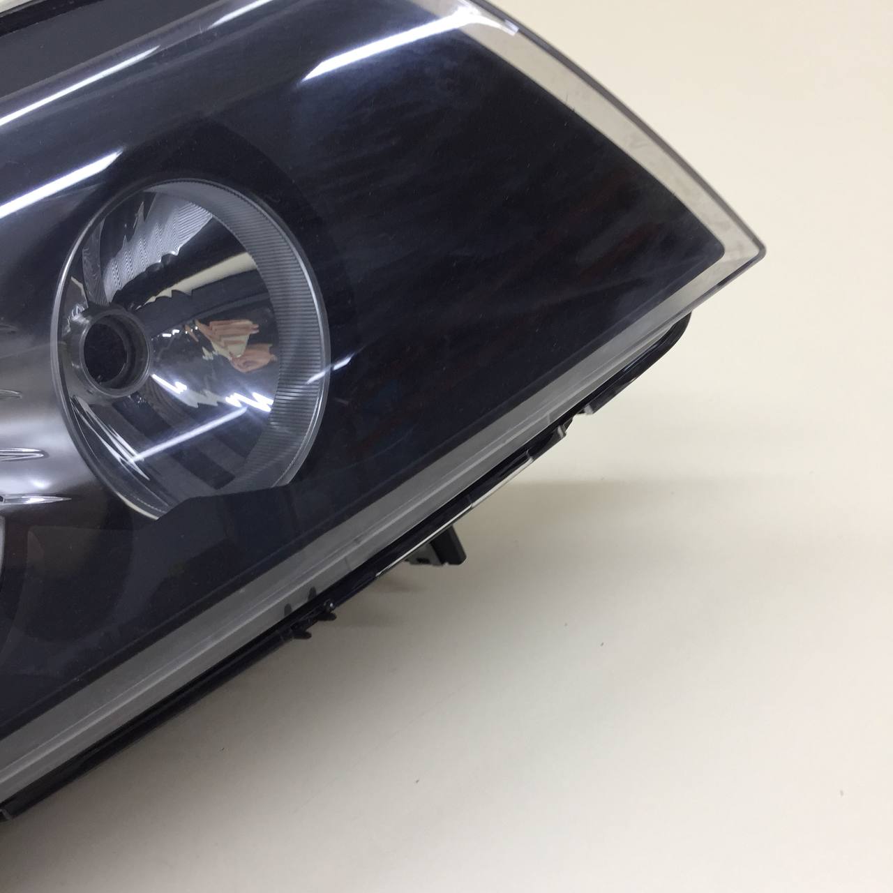 Фара правая BMW 3-series E90/E91 2005-2011 Фара правая BMW 3-series E90/E91 2005-2011