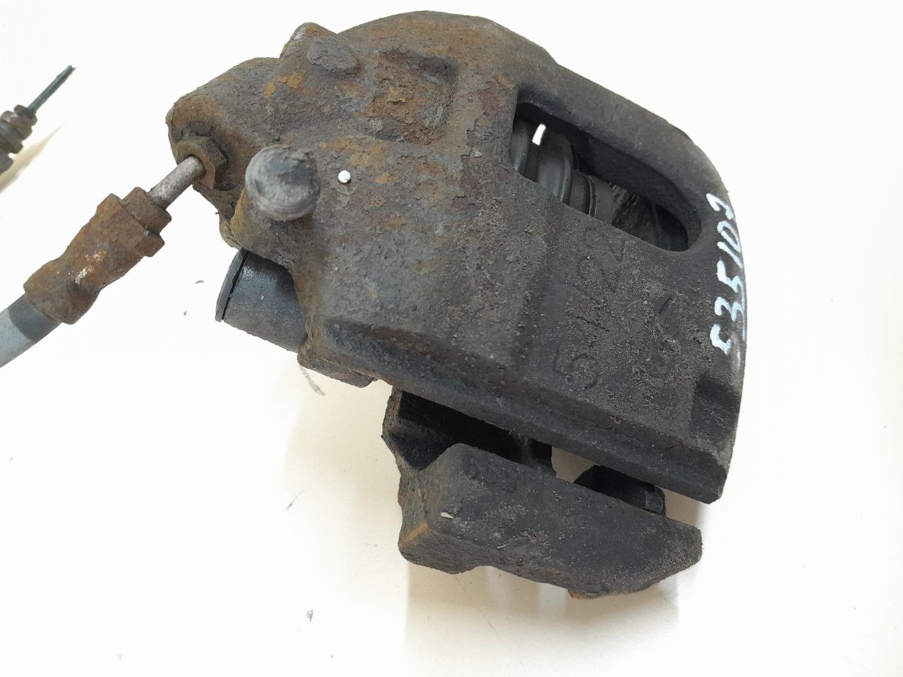 Суппорт передний правый Ford Fusion (JU) 2002-2012