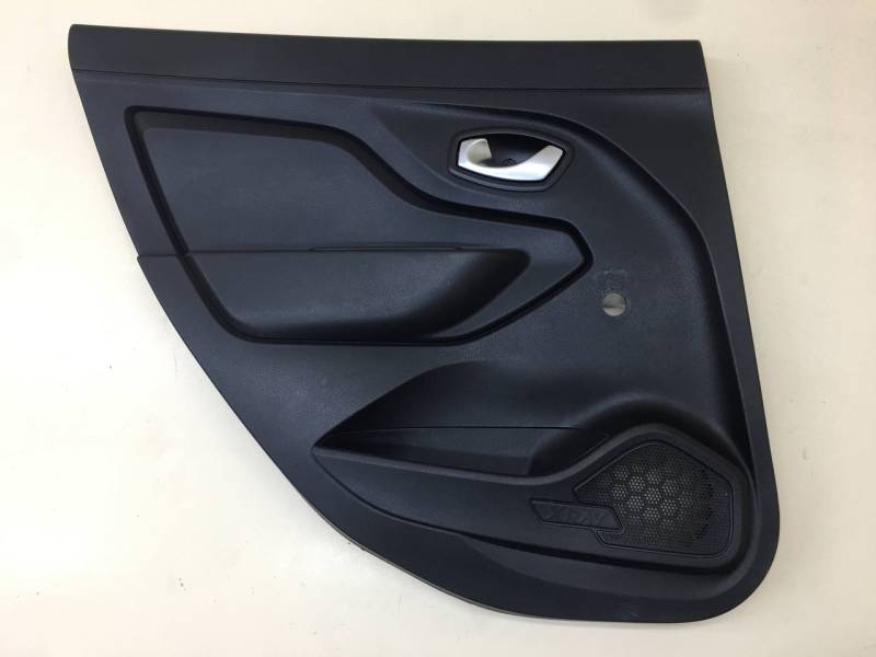 Обшивка двери задней левой Lada  X-RAY Cross 2018 >