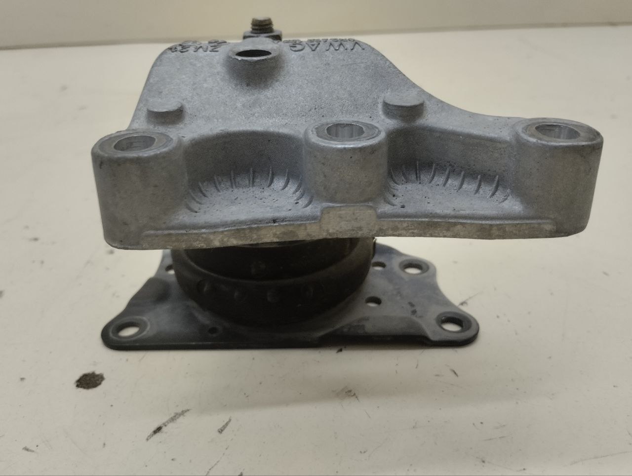 Опора двигателя правая Volkswagen Polo (MK5) 2011-2020