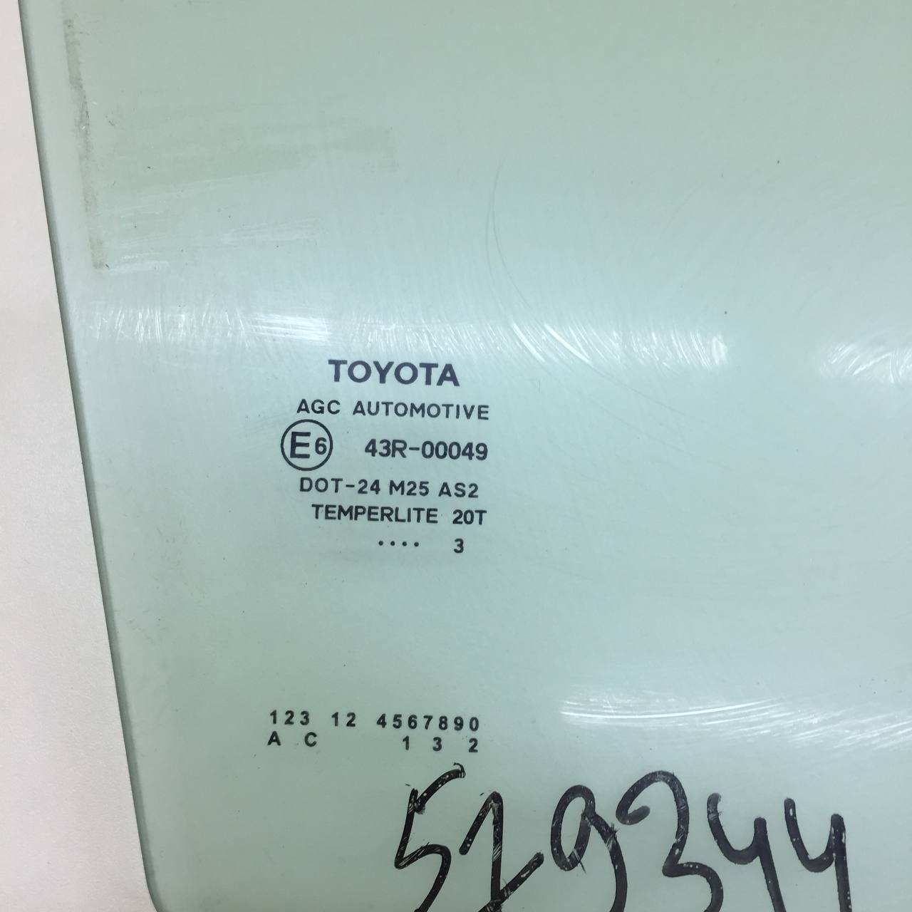 Стекло двери передней правой Toyota Auris (E180) 2012>