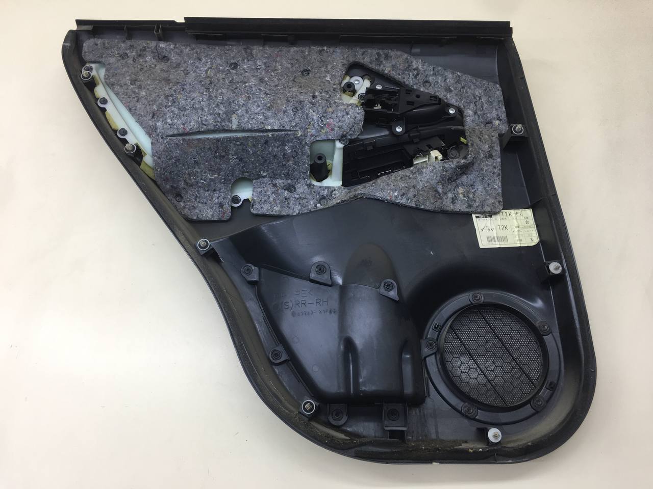 Обшивка двери задней правой Toyota Rav 4 (A30) 2006-2013