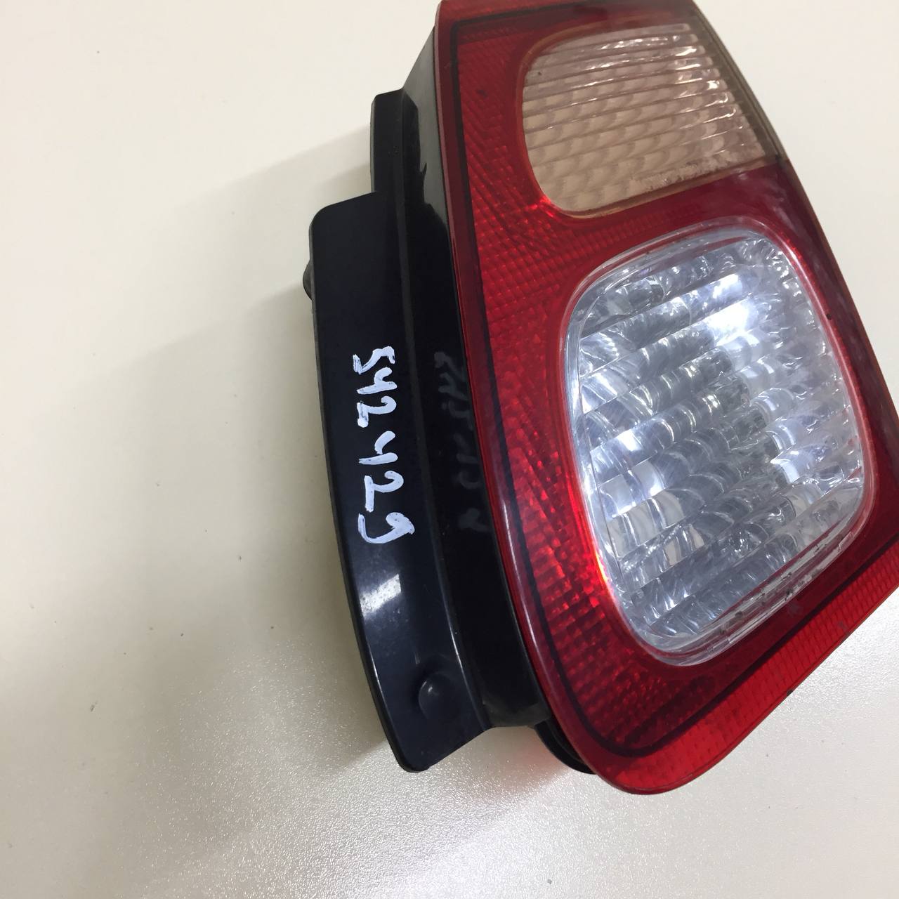 Фонарь задний внутренний правый Nissan Almera (N16) 2000-2006