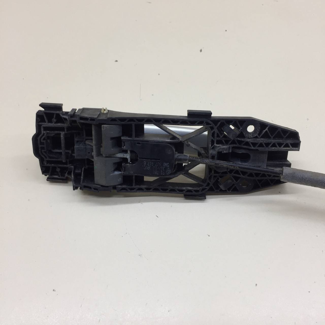 Ручка двери задней наружная левая Volkswagen Polo (MK5) 2011-2020 Ручка двери задней наружная левая Volkswagen Polo (MK5) 2011-2020