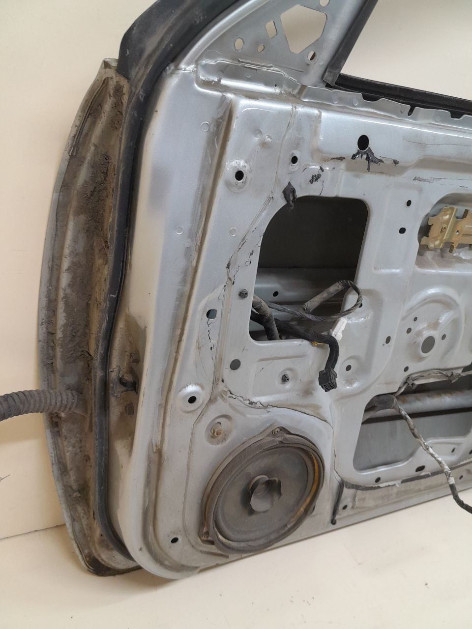 Дверь передняя правая Kia Sephia 2001-2004 Дверь передняя правая Kia Sephia 2001-2004