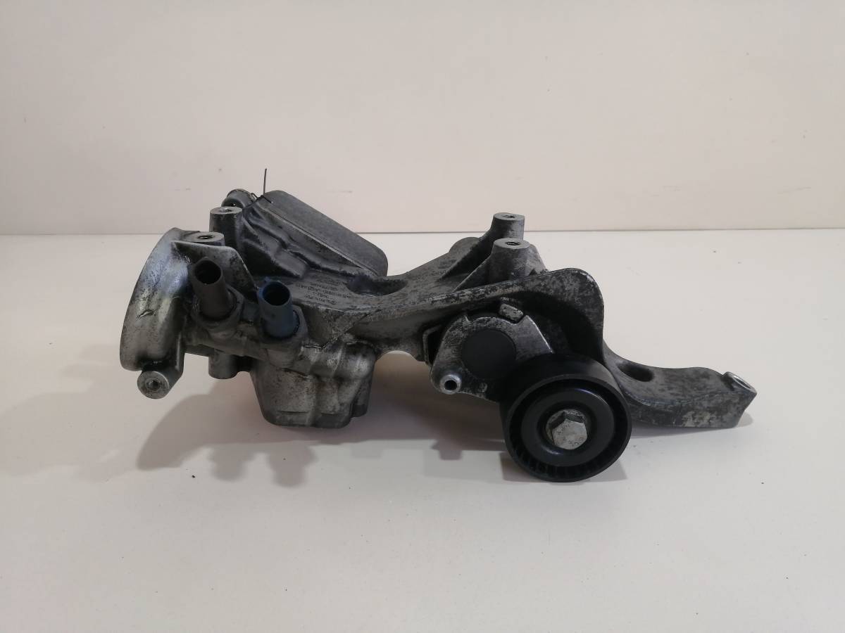 Кронштейн генератора Skoda Octavia (A5 1Z-) 2004-2013 Кронштейн генератора Skoda Octavia (A5 1Z-) 2004-2013