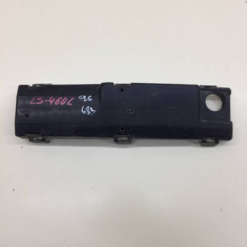 Кронштейн заднего бампера правый Lexus LS460 (XF40) 2006-2017