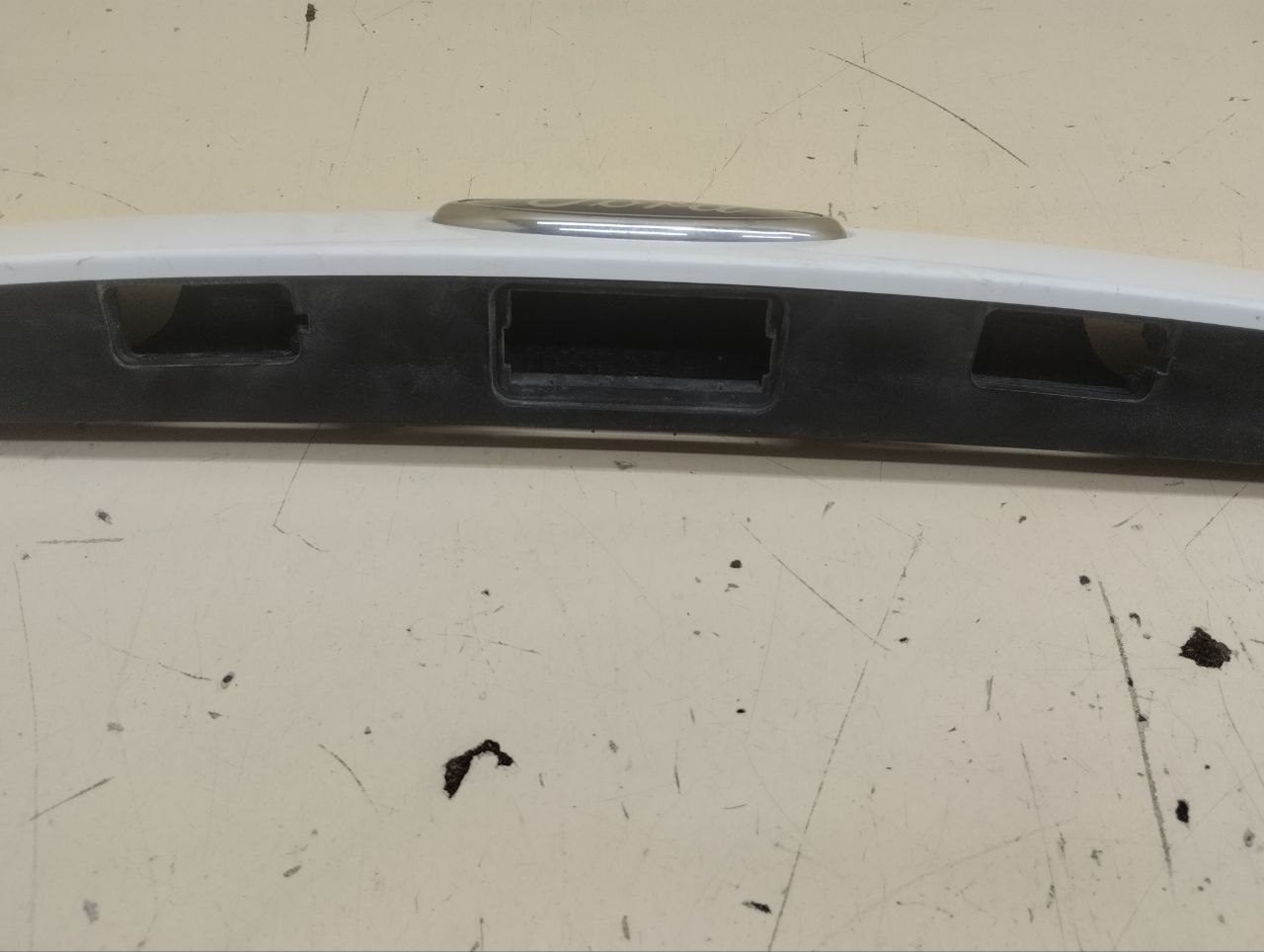 Накладка крышки багажника Ford Mondeo 4 2007-2015 Накладка крышки багажника Ford Mondeo 4 2007-2015