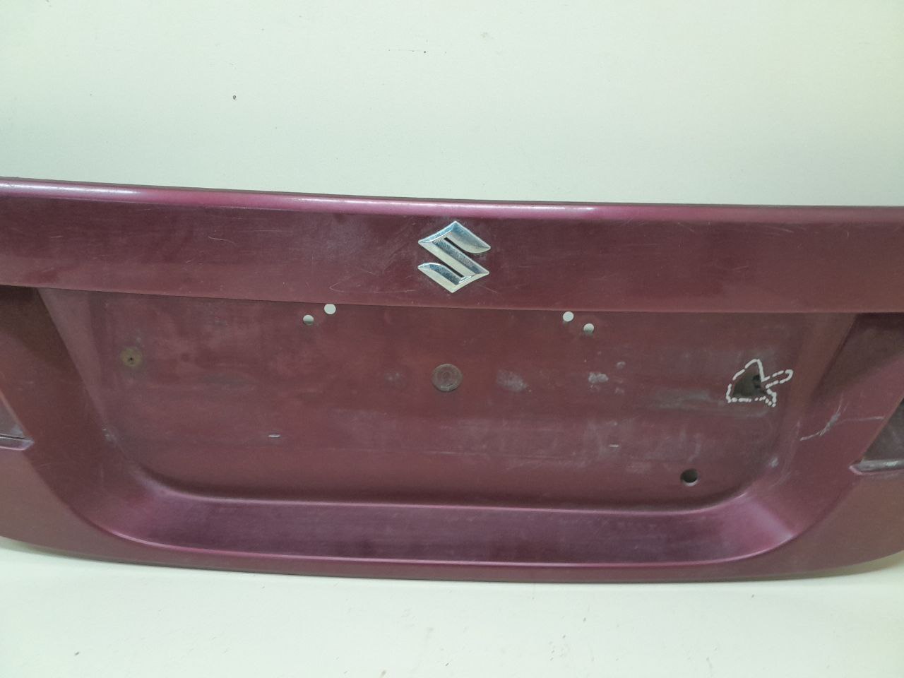 Накладка двери багажника Suzuki Liana 2001-2007