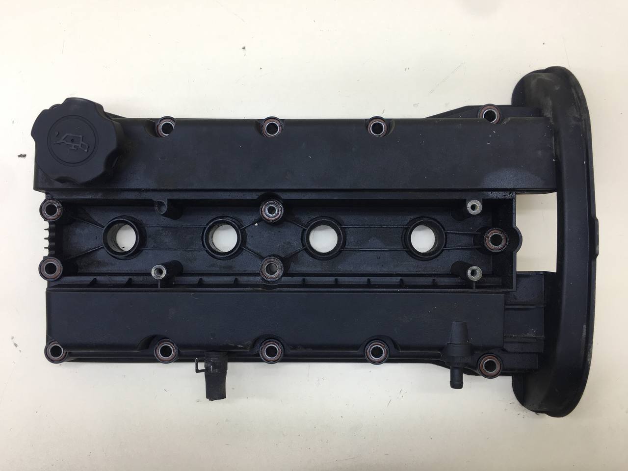 Крышка головки блока (клапанная) Chevrolet Cruze (J300) 2009-2016 Крышка головки блока (клапанная) Chevrolet Cruze (J300) 2009-2016