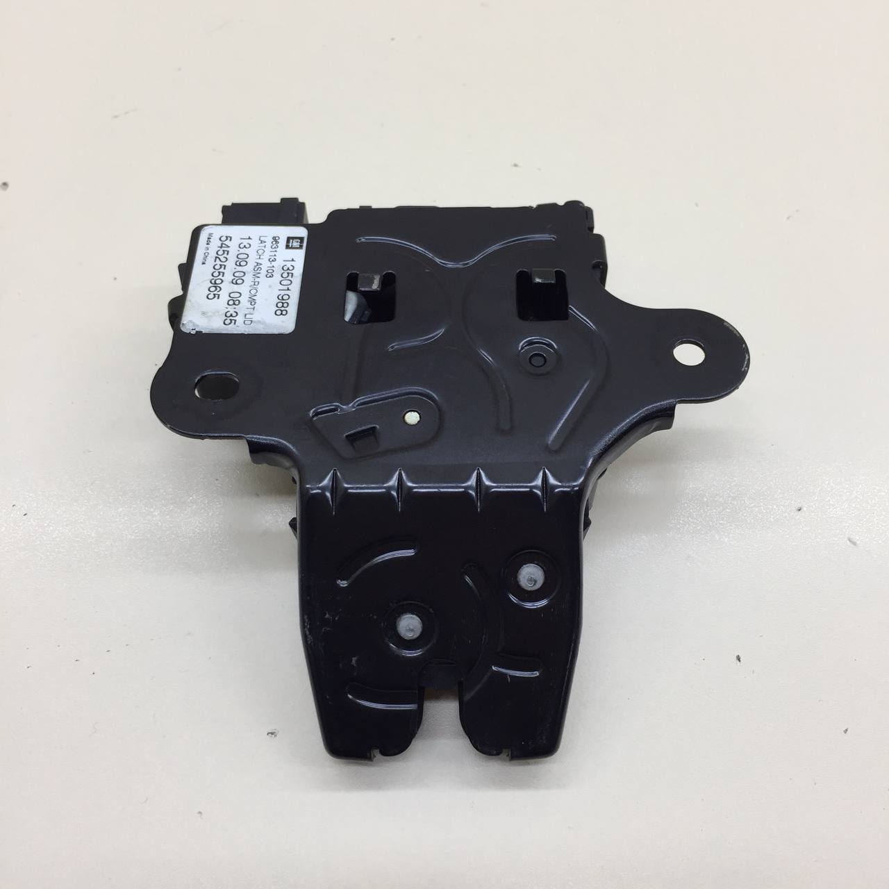 Замок багажника Chevrolet Cruze (J300) 2009-2016 Замок багажника Chevrolet Cruze (J300) 2009-2016