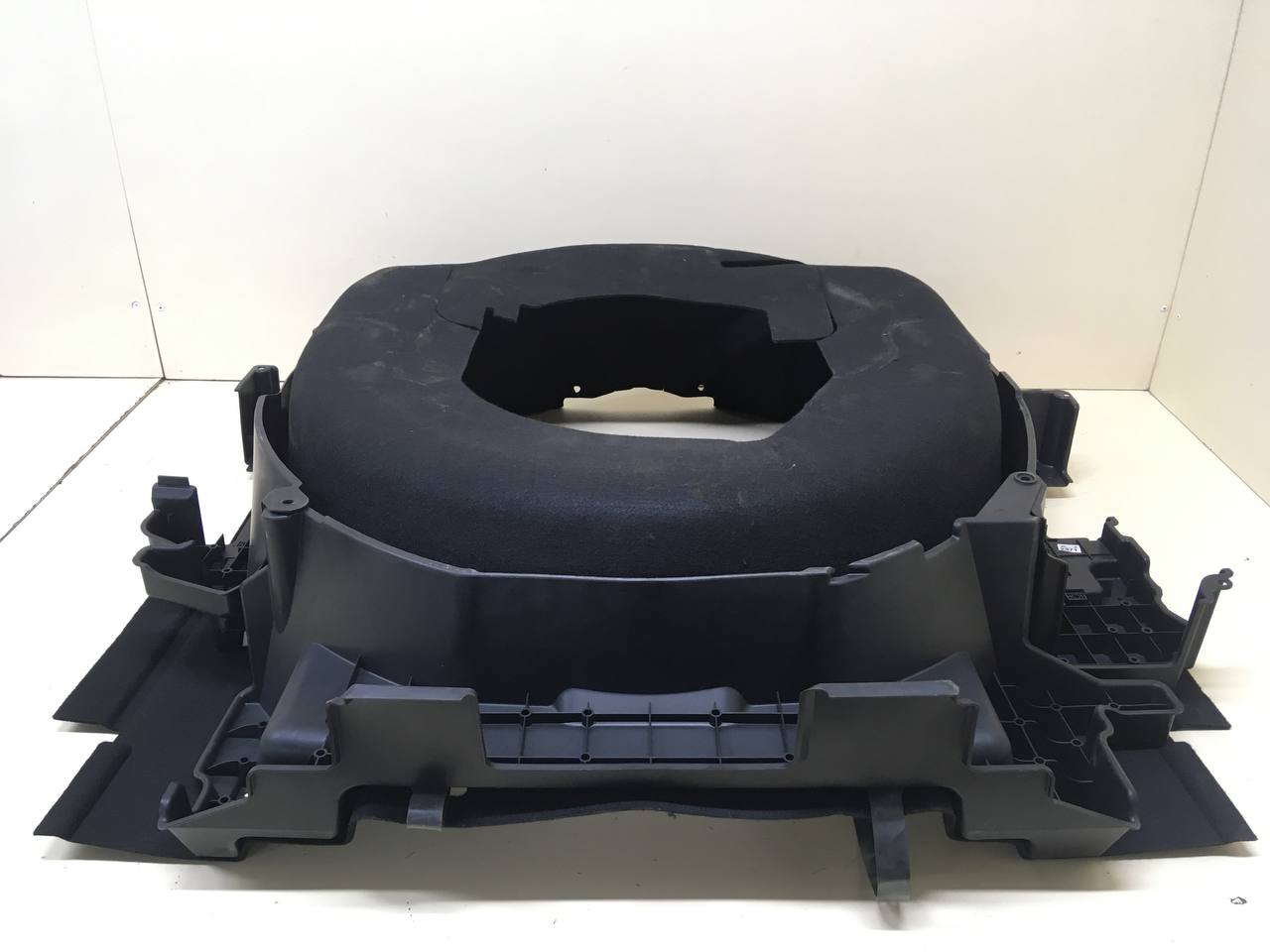 Ниша запасного колеса Land Rover Range Rover Sport 2013-2017 Ниша запасного колеса Land Rover Range Rover Sport 2013-2017