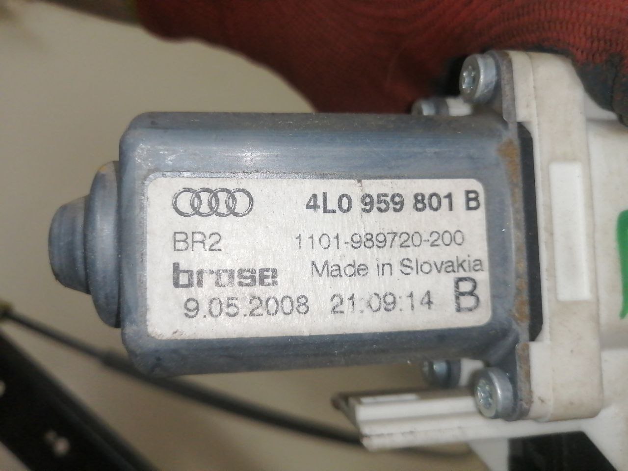 Стеклоподъемник электр. передний левый Audi Q7 (4L) 2005-2015