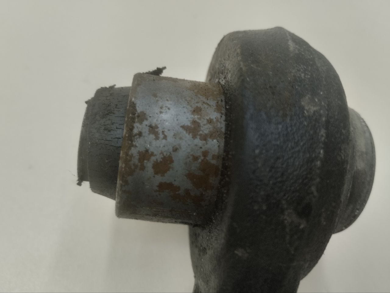 Рычаг передний нижний правый Chevrolet Niva 2009-2020