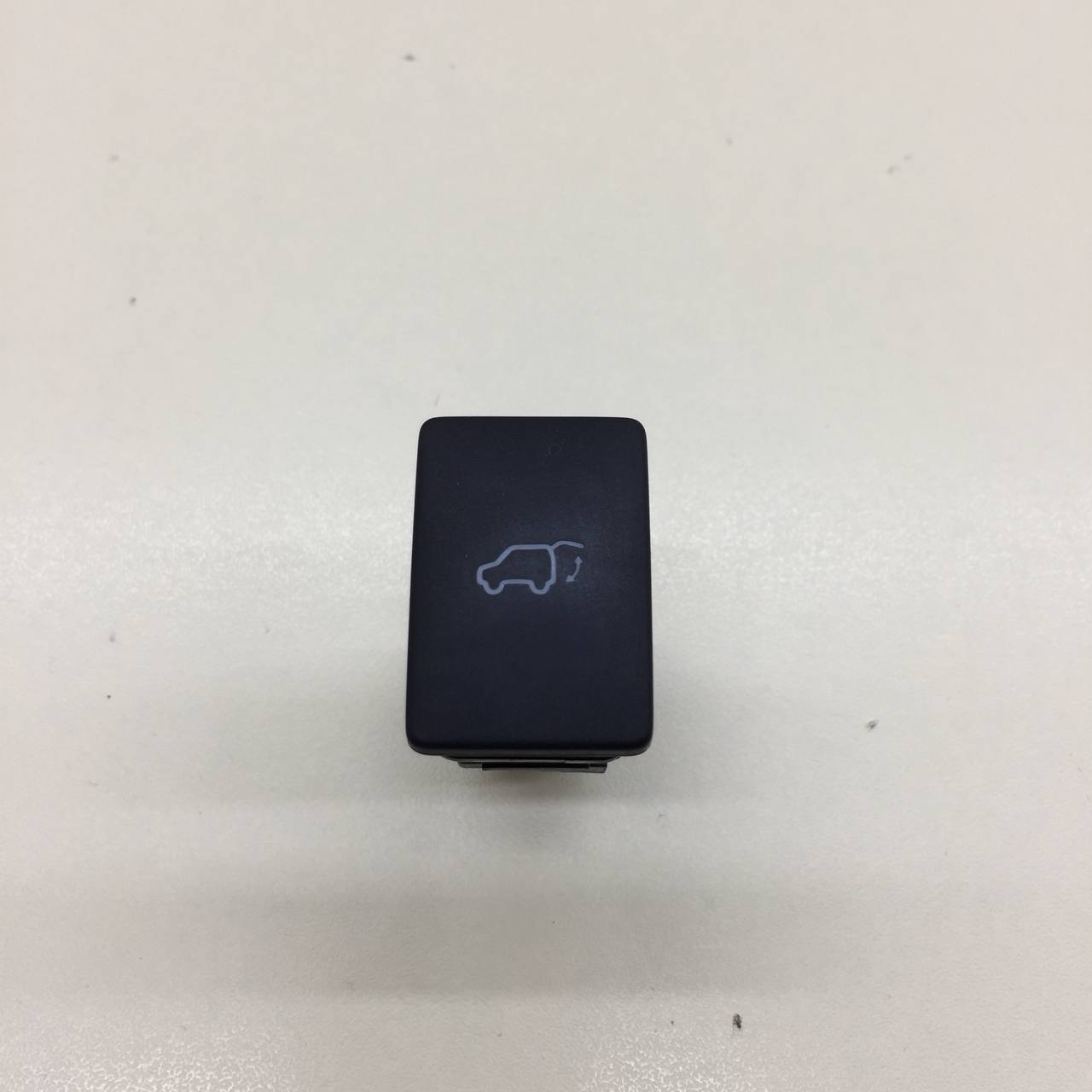 Кнопка открывания багажника Toyota Rav 4 (XA40) 2013-2019