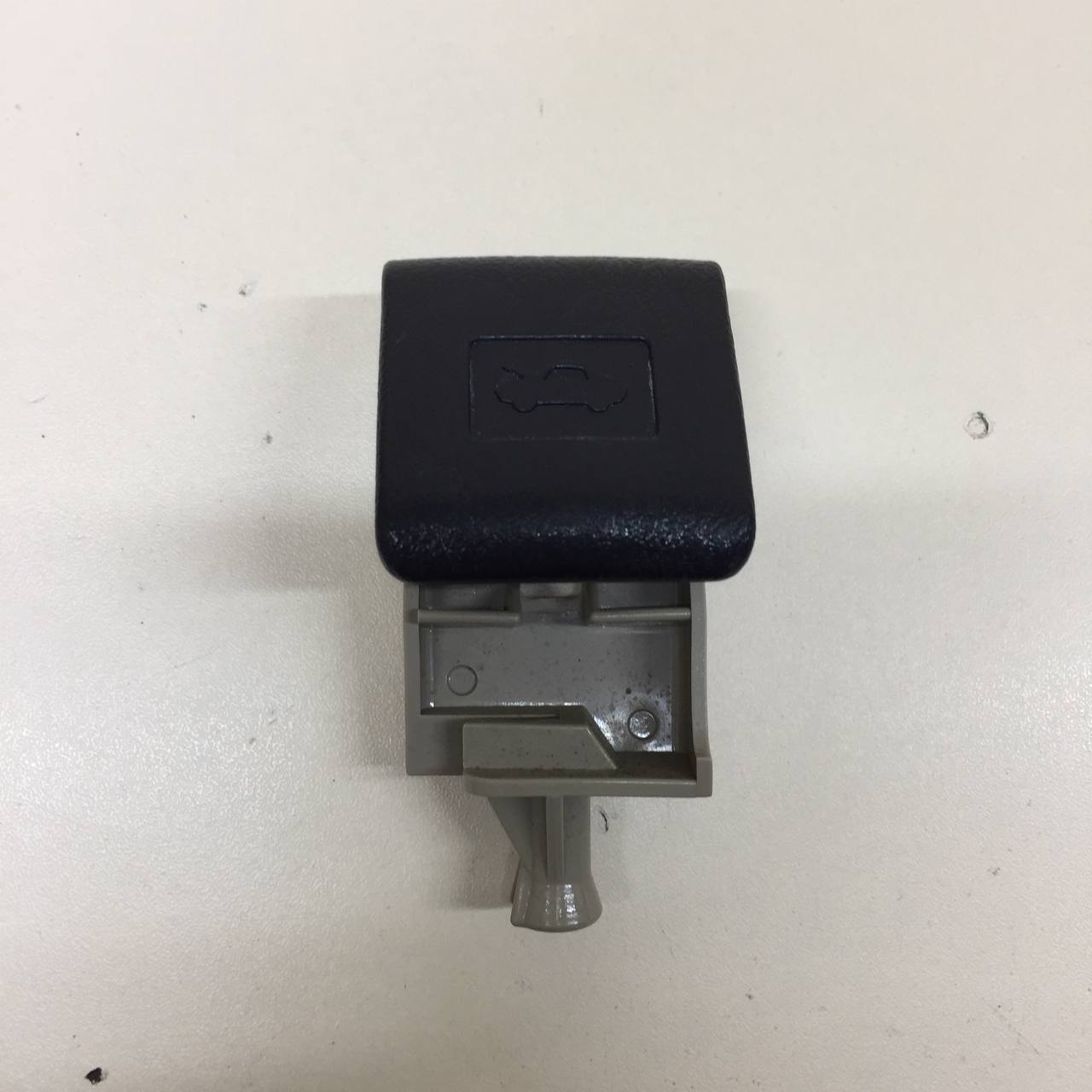 Ручка открывания капота Toyota Camry (V50) 2011-2017 Ручка открывания капота Toyota Camry (V50) 2011-2017