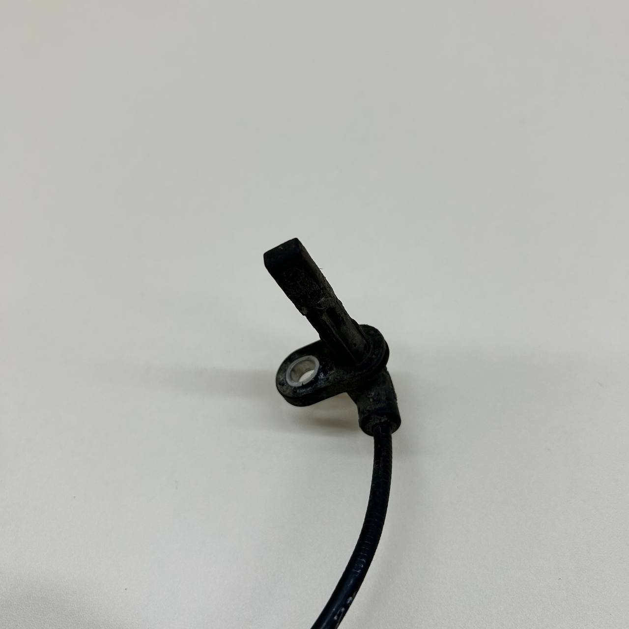Датчик ABS передний Chevrolet Cruze (J300) 2009-2016 Датчик ABS передний Chevrolet Cruze (J300) 2009-2016
