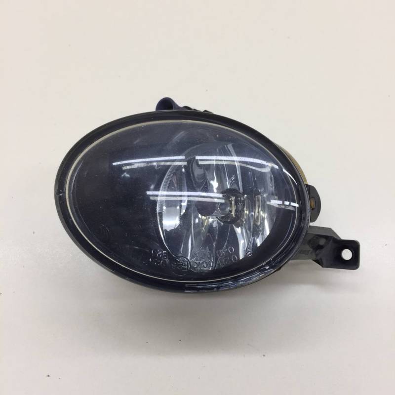Фара противотуманная правая Volkswagen Jetta (A6) 2010-2019 Фара противотуманная правая Volkswagen Jetta (A6) 2010-2019