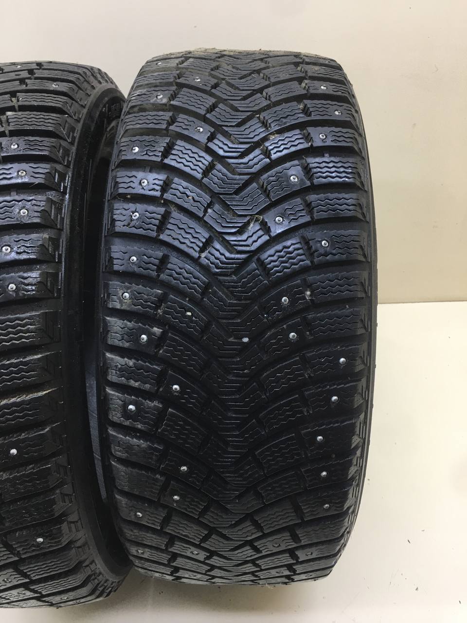 Шины R17 Зимние шипованные Michelin X-ice Nortn