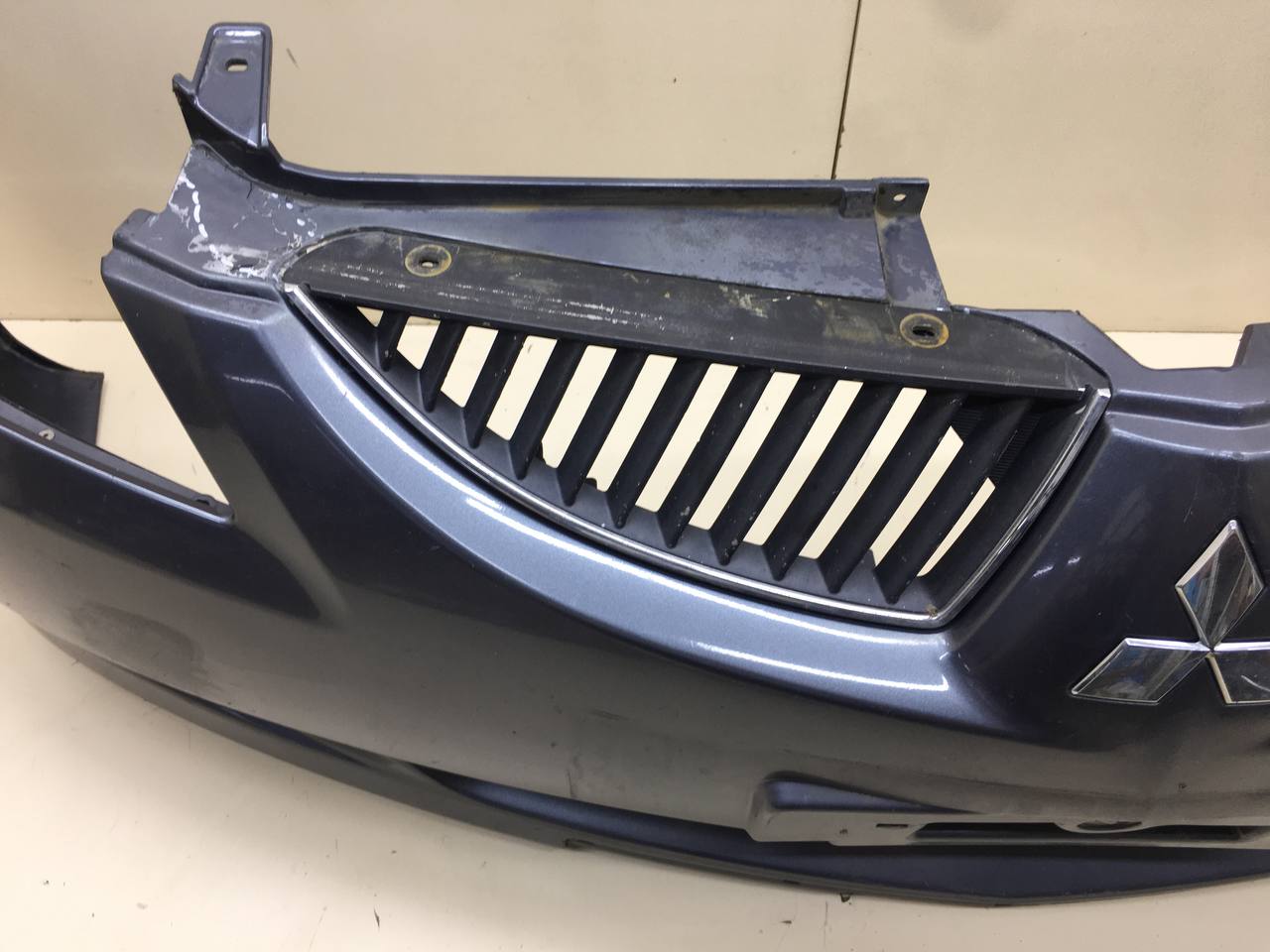 Бампер передний Mitsubishi Lancer 9  (CS/Classic) 2000-2011