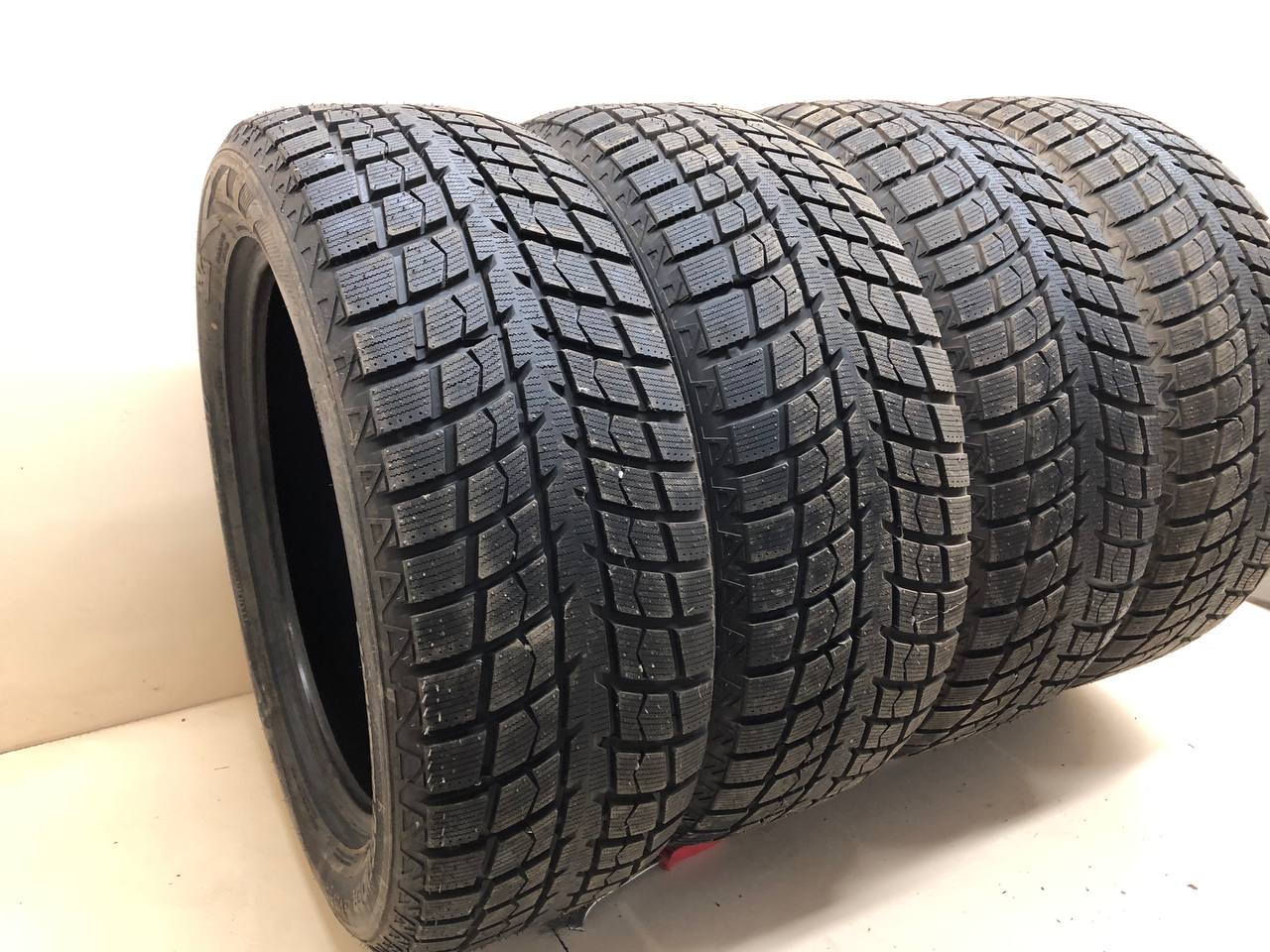 Шины к-кт R21 Всесезонные WINTER DEFENDER