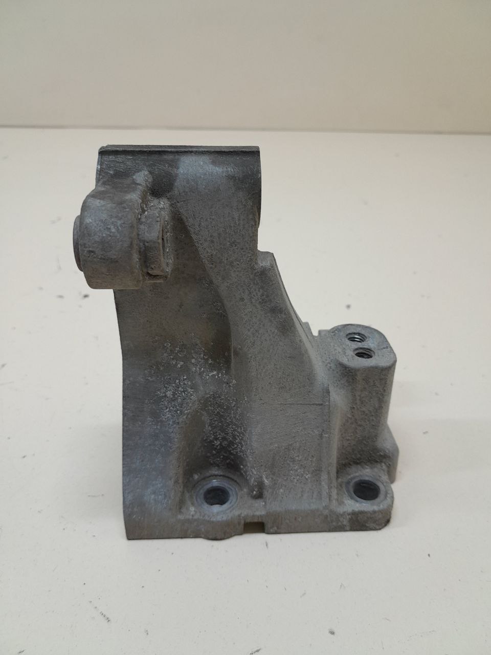 Кронштейн генератора Toyota Rav 4 (A30) 2006-2013 Кронштейн генератора Toyota Rav 4 (A30) 2006-2013