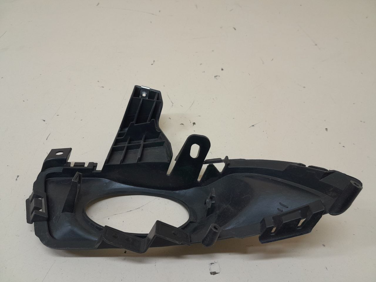 Рамка противотуманной фары левой Mazda Mazda 3 (BK) 2002-2009