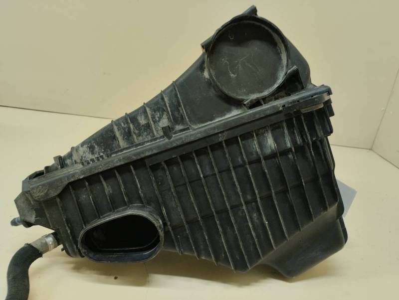 Корпус воздушного фильтра Audi Q7 (4L) 2005-2015