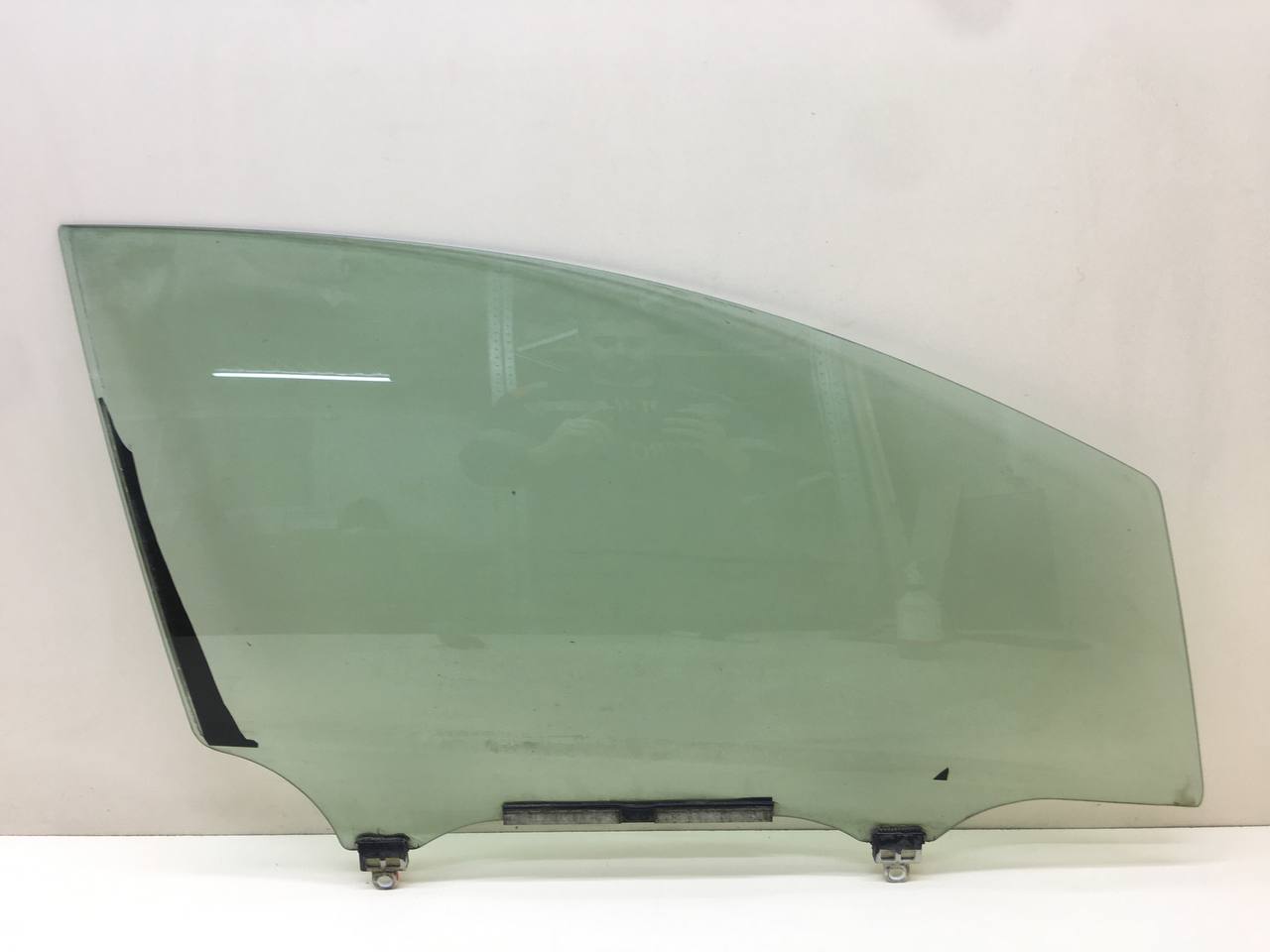 Стекло двери передней правой Toyota Auris (E150) 2006-2012