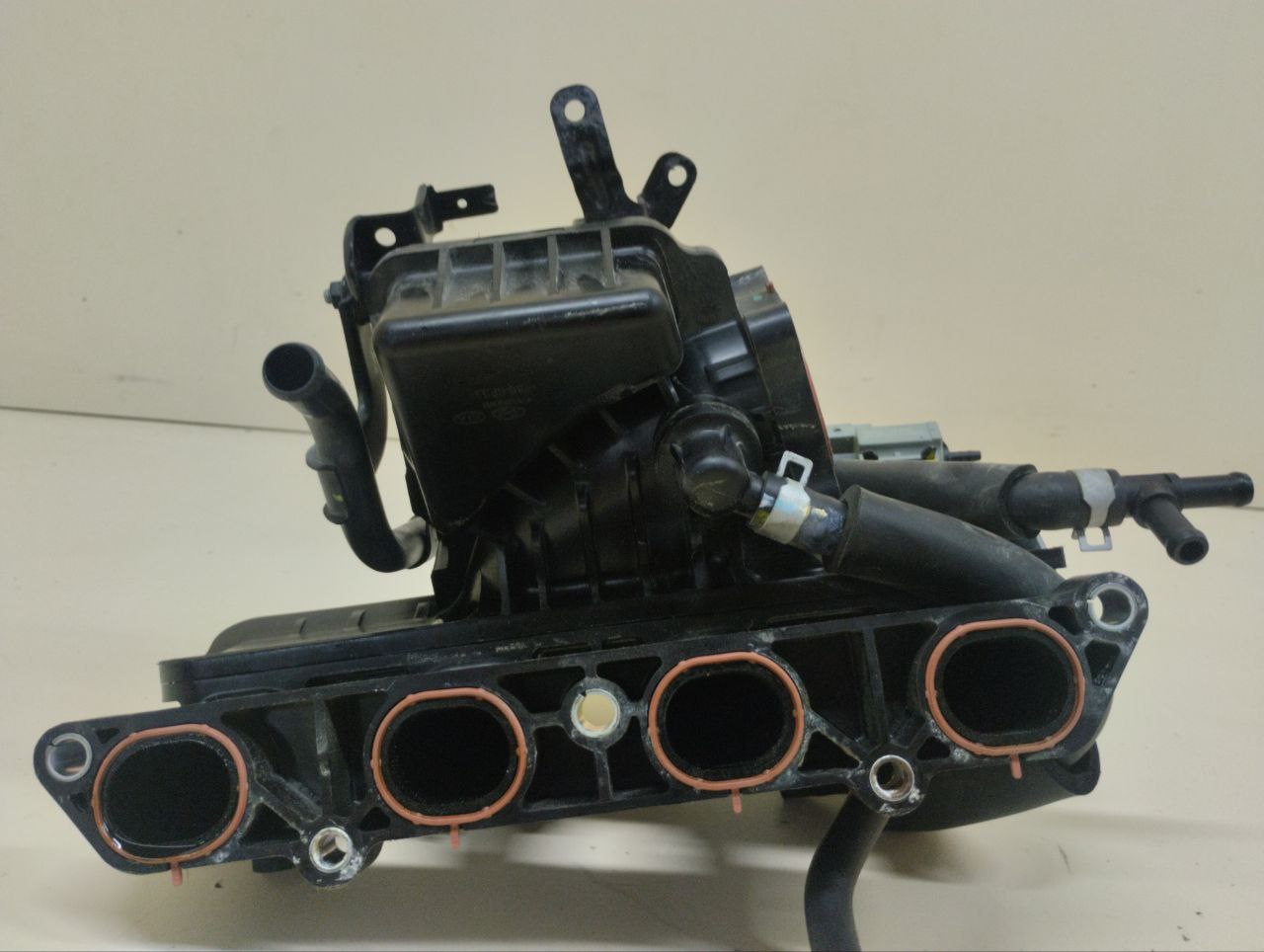 Коллектор впускной Kia Xceed 2019-2023 Коллектор впускной Kia Xceed 2019-2023