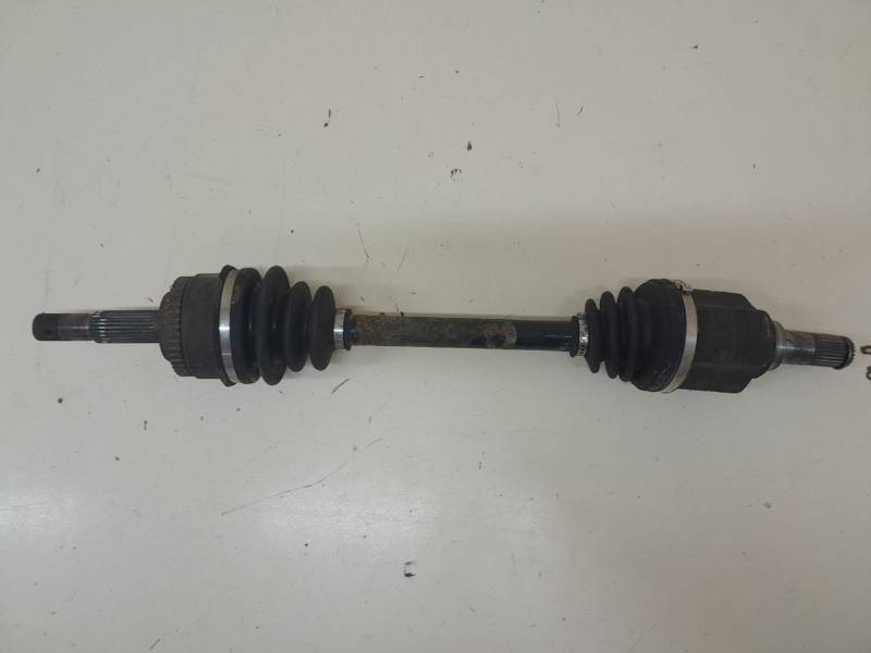 Полуось передняя левая Nissan Almera (N16) 2000-2006 Полуось передняя левая Nissan Almera (N16) 2000-2006
