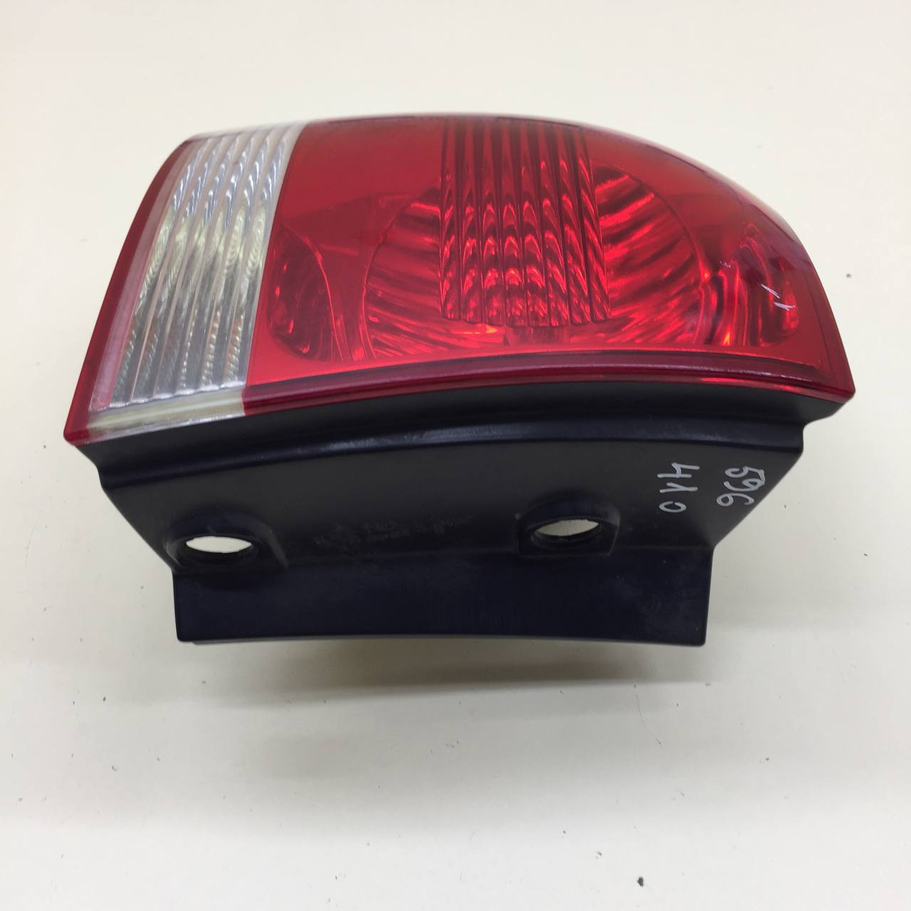 Фонарь задний левый Volkswagen Touareg (7L) 2002-2010