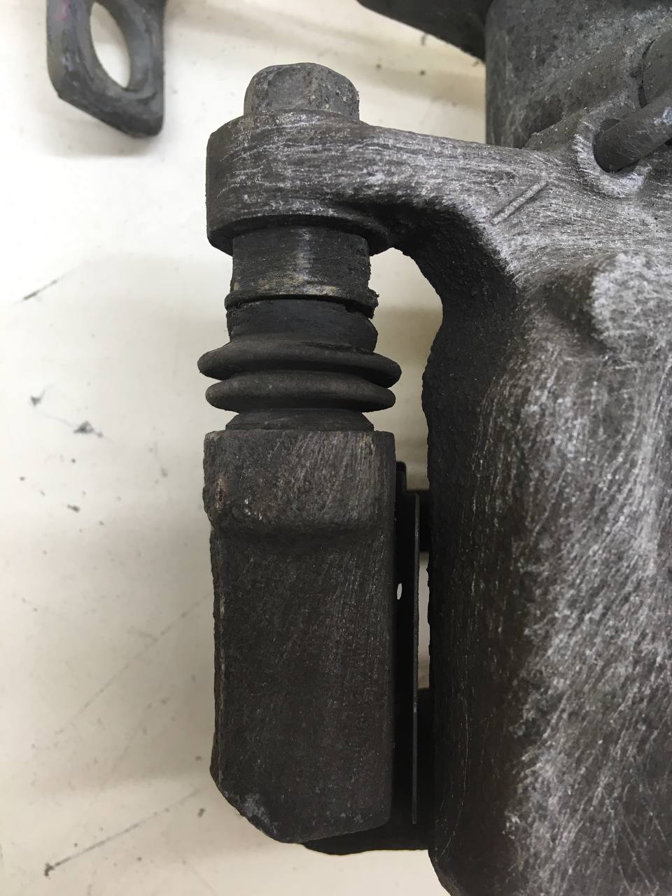 Суппорт задний правый Kia Cerato (BD) 2018-2022