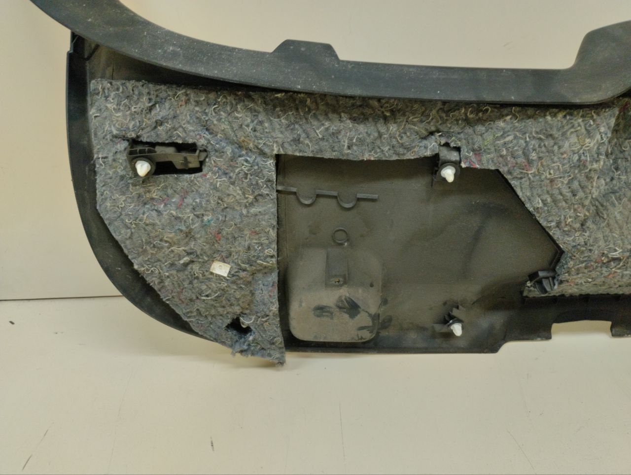 Обшивка двери багажника Peugeot 308 2007>