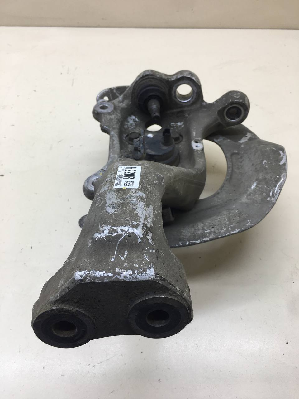 Кулак поворотный передний правый Lexus LS460 (XF40) 2006-2017