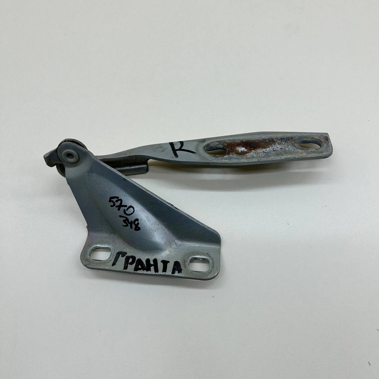 Петля капота правая Lada Granta 2011>