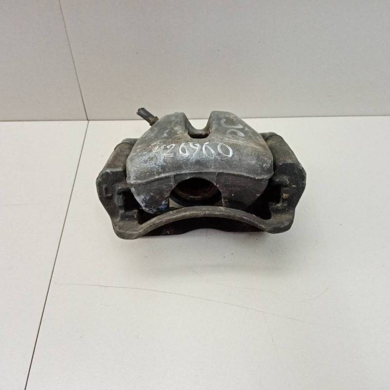 Суппорт передний левый Toyota Progres (G10) 1998-2007 Суппорт передний левый Toyota Progres (G10) 1998-2007