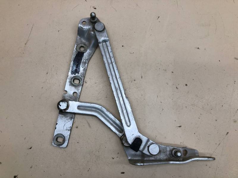 Петля крышки багажника Ford Focus 2 (DA) 2005-2008