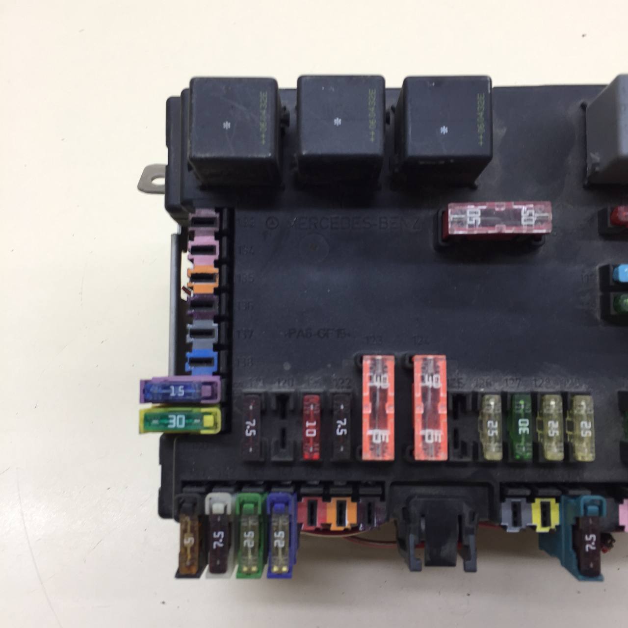 Блок предохранителей Mercedes-Benz S-Class (W221) 2005-2013
