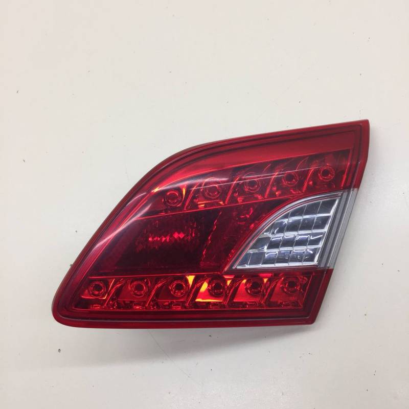 Фонарь задний внутренний правый Nissan Sentra (B17) 2013-2017