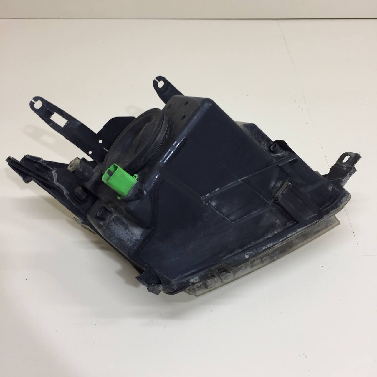 Фара левая Ford Fusion (JU) 2002-2012 Фара левая Ford Fusion (JU) 2002-2012